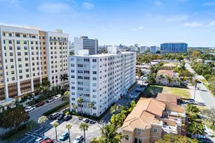 2555 NE 11th St, Fort Lauderdale, FL 33304 - Photo 5