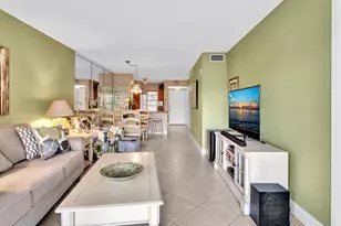 2236 N Cypress Bend Dr, Pompano Beach, FL 33069 - Photo 29