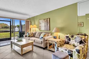 2236 N Cypress Bend Dr, Pompano Beach, FL 33069 - Photo 11