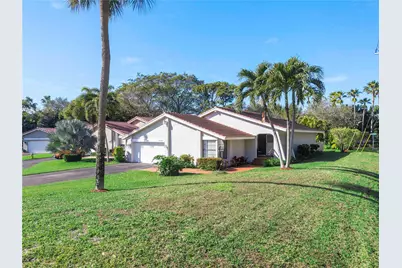 2850 Deer Creek Kelly Brooke Lane, Deerfield Beach, FL 33442 - Photo 3