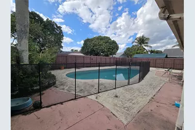 413 SW 73rd Avenue, North Lauderdale, FL 33068 - Photo 25