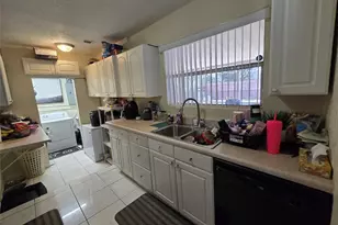 413 SW 73rd Ave, North Lauderdale, FL 33068 - Photo 17