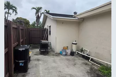 413 SW 73rd Avenue, North Lauderdale, FL 33068 - Photo 35