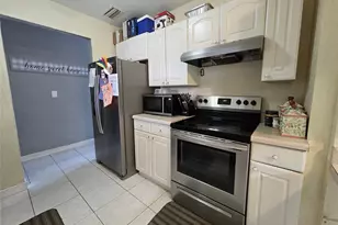 413 SW 73rd Ave, North Lauderdale, FL 33068 - Photo 19