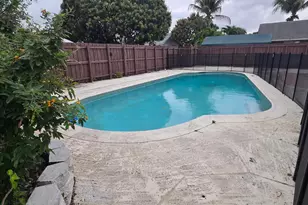 413 SW 73rd Ave, North Lauderdale, FL 33068 - Photo 31