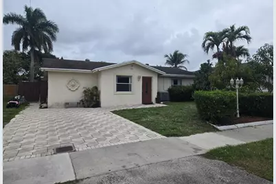 413 SW 73rd Avenue, North Lauderdale, FL 33068 - Photo 3