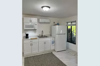 735 NE 37th Street #B, Oakland Park, FL 33334 - Photo 5