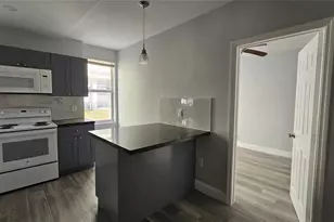 1142 SW 4th St, Miami, FL 33130 - Photo 9