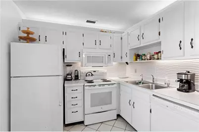 11 S Vista Palm Lane #102, Vero Beach, FL 32962 - Photo 7