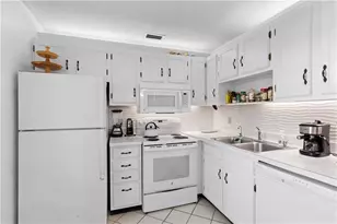 11 S Vista Palm Ln, Vero Beach, FL 32962 - Photo 7