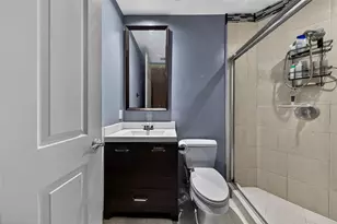 2633 NE 14th Ave, Wilton Manors, FL 33334 - Photo 17