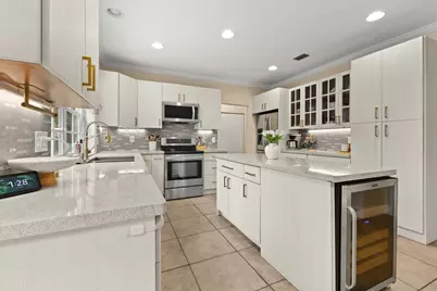 7617 Parkview Way, Coral Springs, FL 33065 - Photo 9