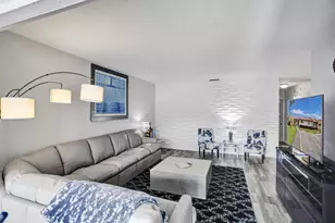 138 Lake Barbara Dr, West Palm Beach, FL 33411 - Photo 11