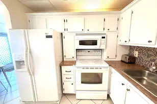 2015 Farnham, Deerfield Beach, FL 33442 - Photo 9