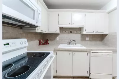 1811 Jefferson Street #304, Hollywood, FL 33020 - Photo 17