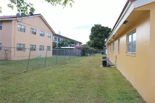 8600 NW 35th St, Coral Springs, FL 33065 - Photo 3