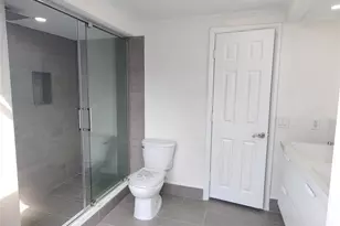 733 NE 18th Ave, Fort Lauderdale, FL 33304 - Photo 71