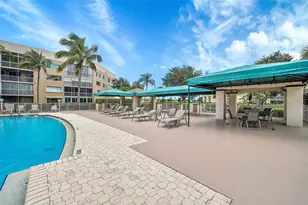 7555 Fairfax Dr, Tamarac, FL 33321 - Photo 47