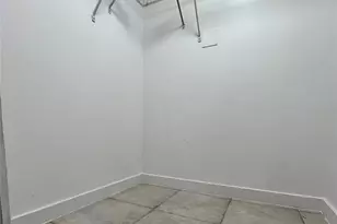 7925 Fairview Dr, Tamarac, FL 33321 - Photo 9