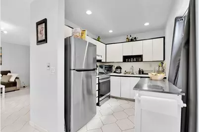 906 Normandy #906, Delray Beach, FL 33484 - Photo 9