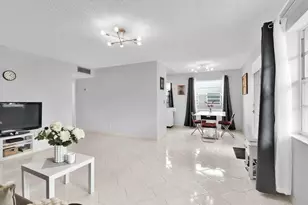 906 Normandy, Delray Beach, FL 33484 - Photo 5