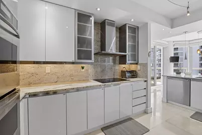 21150 Point Place #2201, Miami, FL 33180 - Photo 11