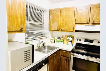 8460 Sunrise Lakes Boulevard #202, Sunrise, FL 33322 - Photo 17