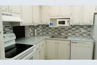 301 Cambridge Road #109, Hollywood, FL 33024 - Photo 3