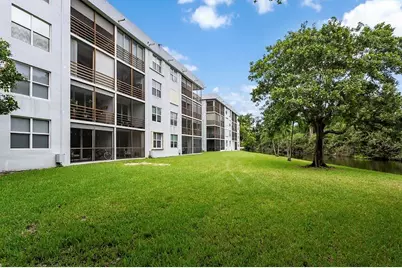 103 Royal Park Drive #1E, Oakland Park, FL 33309 - Photo 9