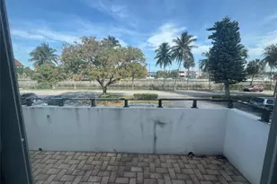 230 SW 1st St, Pompano Beach, FL 33060 - Photo 15