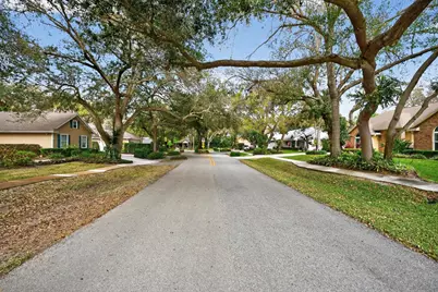 137 38th Court, Vero Beach, FL 32968 - Photo 11