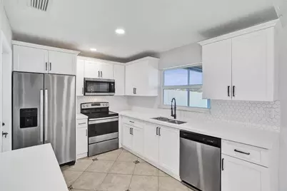 9431 NW 10th Street, Pembroke Pines, FL 33024 - Photo 11