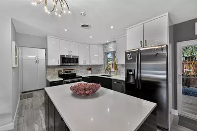 1499 NE 39th Street, Oakland Park, FL 33334 - Photo 11