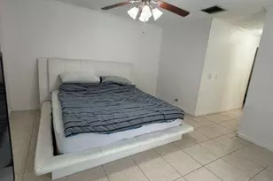402 St Andrews Rd, Hollywood, FL 33021 - Photo 9