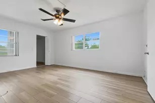 13250 SW 4th Ct, Pembroke Pines, FL 33027 - Photo 9