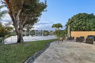 15561 NW 12th Pl, Pembroke Pines, FL 33028 - Photo 35