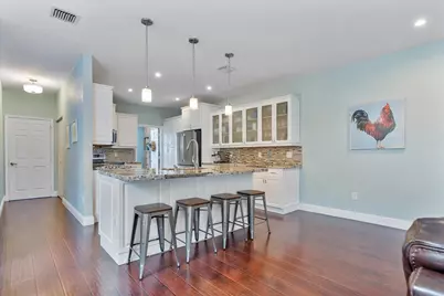 15561 NW 12th Place, Pembroke Pines, FL 33028 - Photo 9