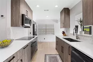 530 SW 11th Ave, Fort Lauderdale, FL 33312 - Photo 9