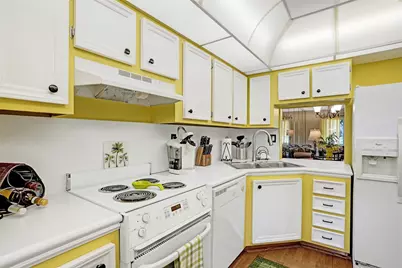 860 SE 6th Avenue #410, Deerfield Beach, FL 33441 - Photo 11