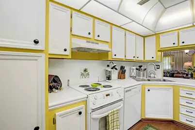 860 SE 6th Avenue #410, Deerfield Beach, FL 33441 - Photo 13