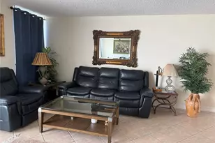 2303 Bridgewood Dr, Boca Raton, FL 33434 - Photo 5