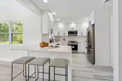 1532 NE 28 Drive, Wilton Manors, FL 33334 - Photo 5