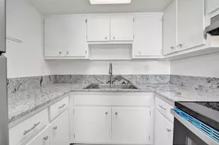 3220 NE 10th St, Pompano Beach, FL 33062 - Photo 9