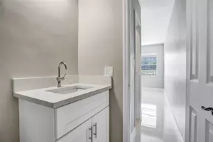 701 Pine Dr, Pompano Beach, FL 33060 - Photo 29