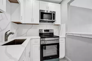 701 Pine Dr, Pompano Beach, FL 33060 - Photo 19