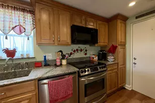 2304 S Cypress Bend Dr, Pompano Beach, FL 33069 - Photo 9