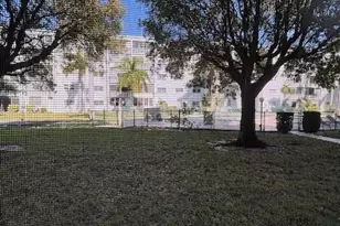 218 NE 12th Ave, Hallandale Beach, FL 33009 - Photo 5