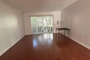 218 NE 12th Ave, Hallandale Beach, FL 33009 - Photo 9