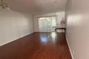 218 NE 12th Ave, Hallandale Beach, FL 33009 - Photo 13