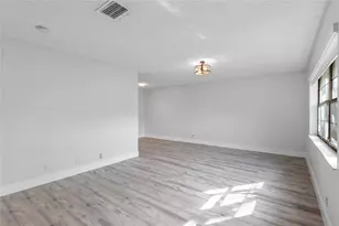 608 NE 29th Dr, Wilton Manors, FL 33334 - Photo 5